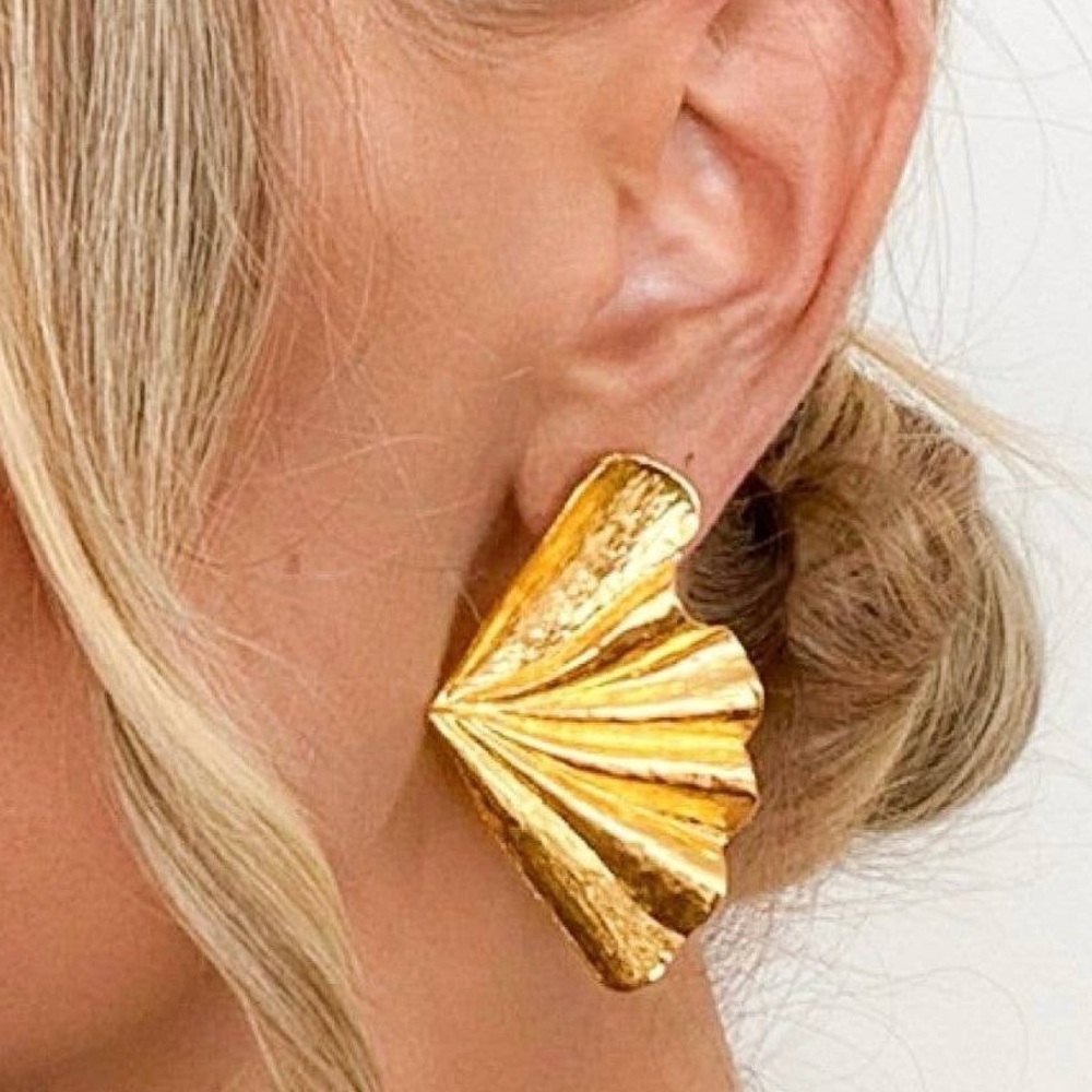 Gold Shell Earrings - Picture 9 of 9